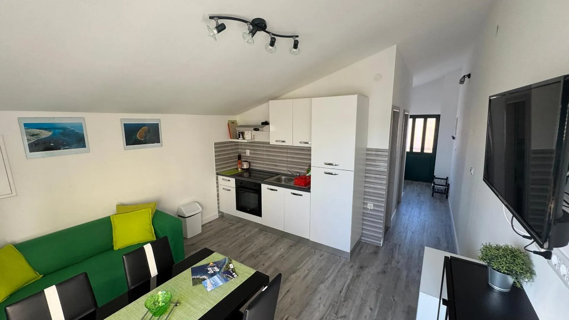 Apartments Sali Moric 0*,  克罗地亚